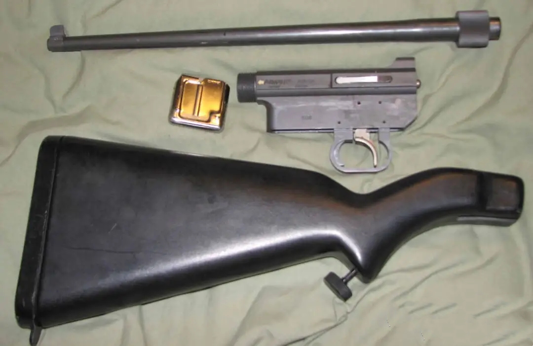 一个枪托能容纳整支步枪还能落水不沉和其相比小獾都弱爆了