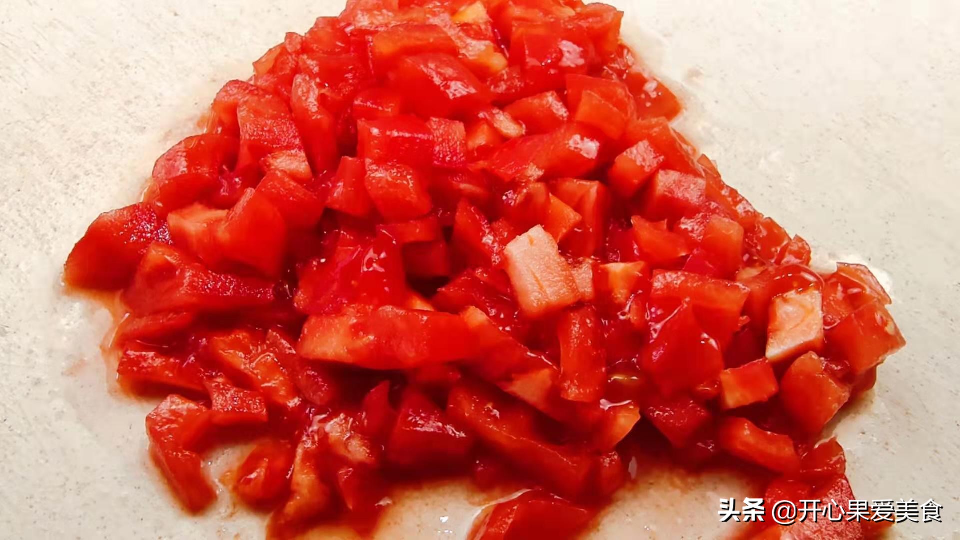 只用面粉做水晶蒸饺,蒸饺怎么做皮不硬又透明配方