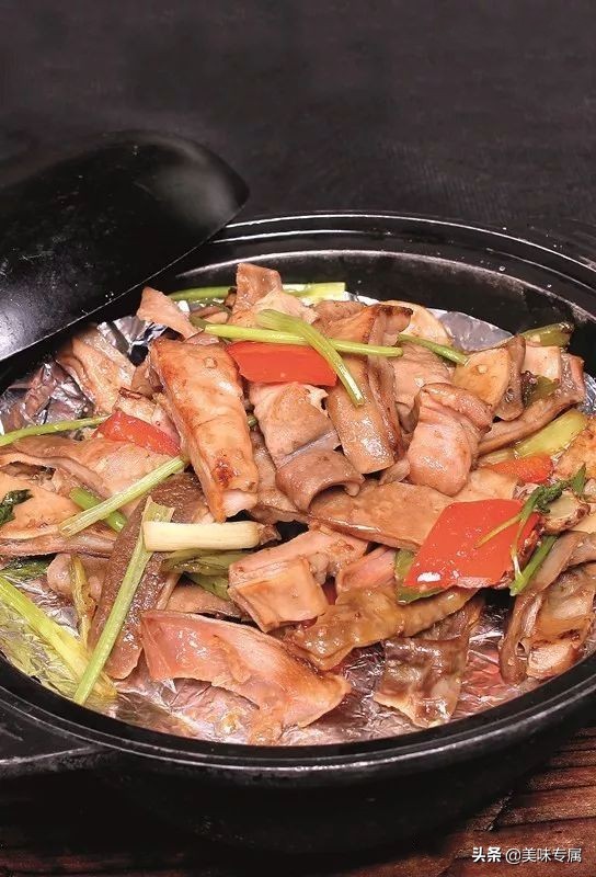 盐焗鸡味道还挺香的,盐焗咸香鸡正宗做法