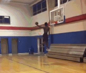 那个UC伯克利弹跳机器人可以蹦到户外玩耍了!还是靠那一条腿