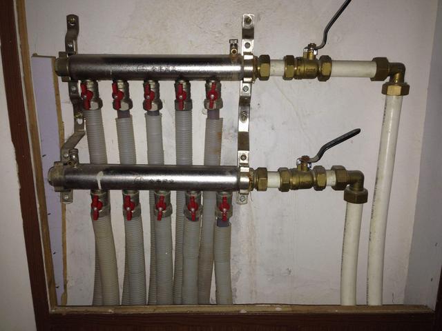 不供暖的时候地热阀用关吗,不供暖了暖气片关掉还是开着