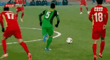 前方高能:那些年,我们一起见过的中国球员的爆笑失误瞬间