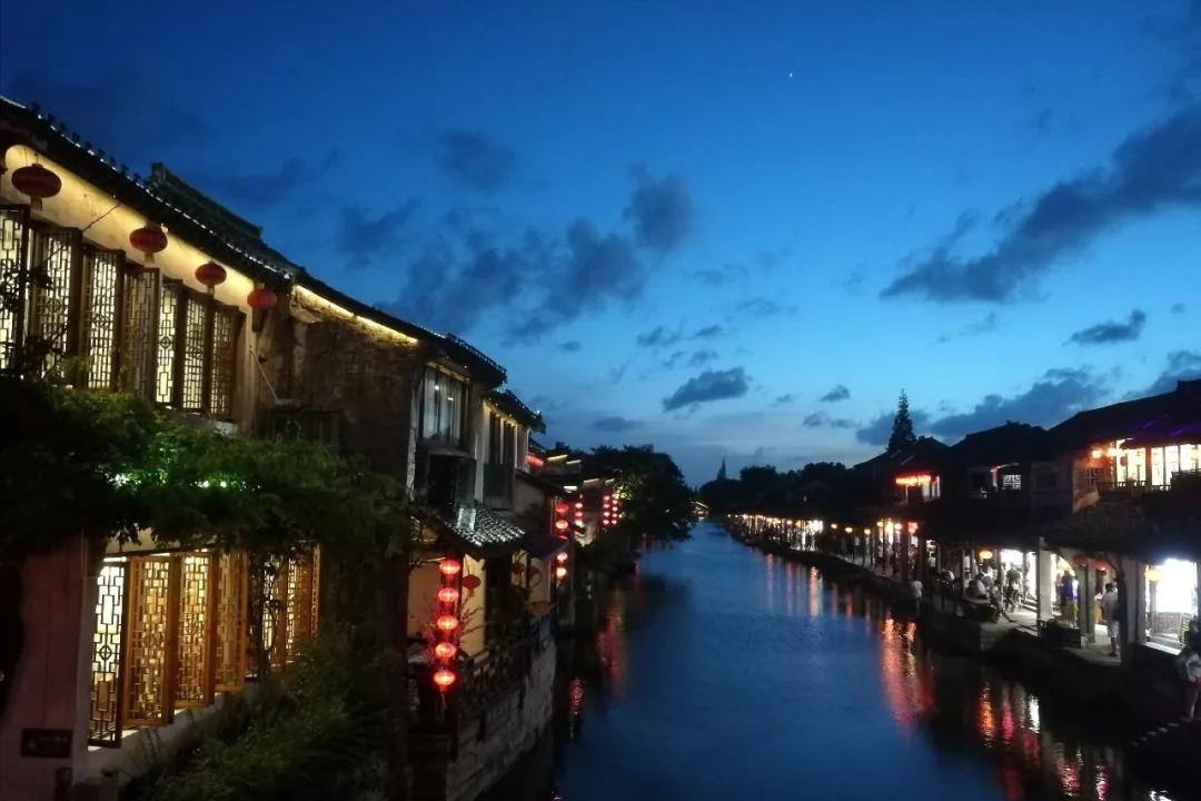 清理严重粉刺痘痘,严重的痘痘去除视频