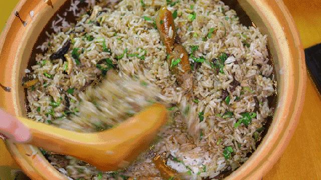 在广东万物皆可煲仔饭,万物皆可煲的煲仔饭