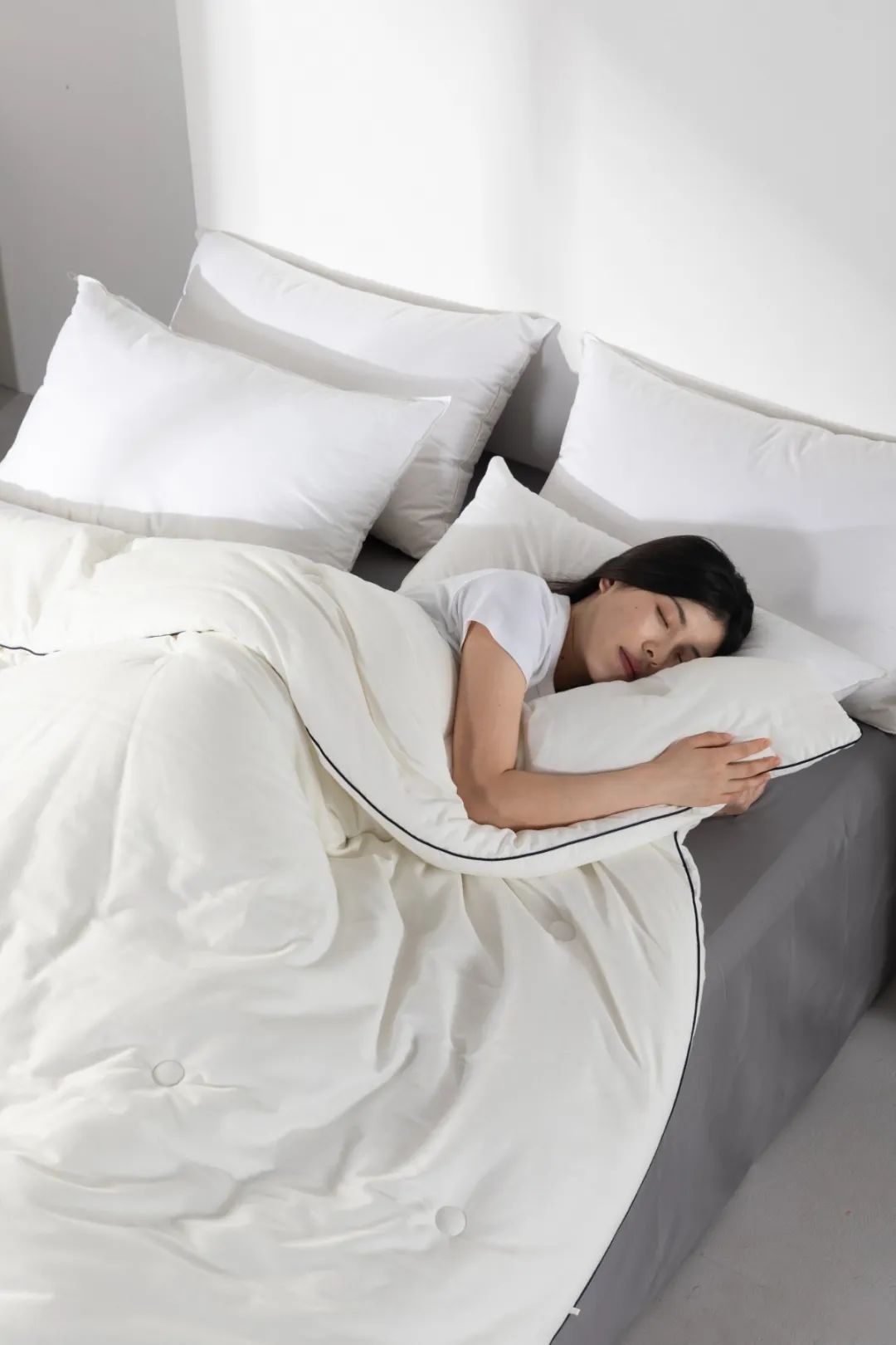 重被子好还是轻被子好,盖厚被子好还是薄被子好