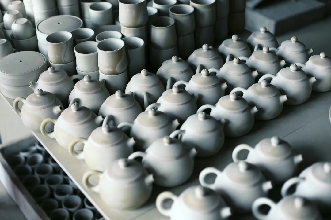 宜兴紫砂茶壶评价,紫砂壶和建水紫陶哪个泡茶好喝