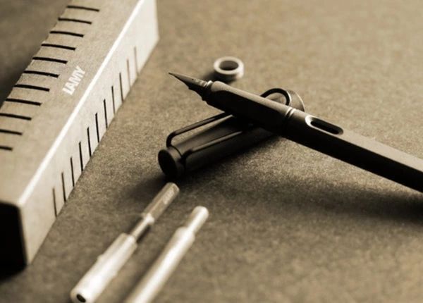 你可以不练字但是不能不控笔,德国原装正品lamy凌美焦点cc钢笔