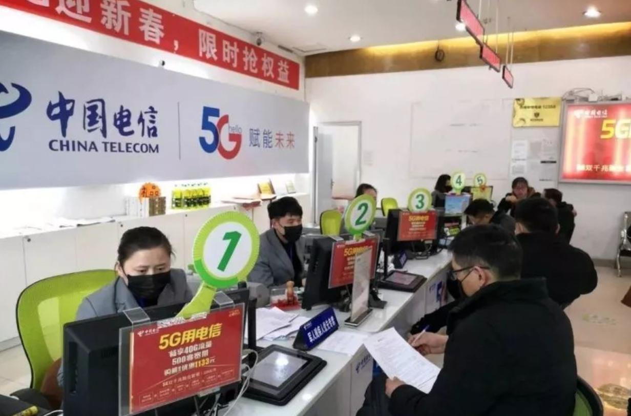 抗击新型肺炎第一线视频,武汉应对新型冠状病毒感染的肺炎