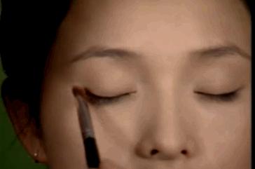 毛戈平如何为京剧旦角化妆全过程 (毛戈平为大圆脸女士化妆教学视频)