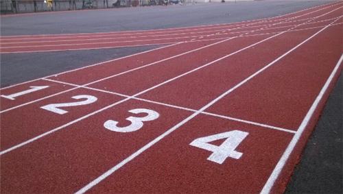 为了出个好成绩，他用皮鞭抽打运动员，最终被一发火箭弹结束性命