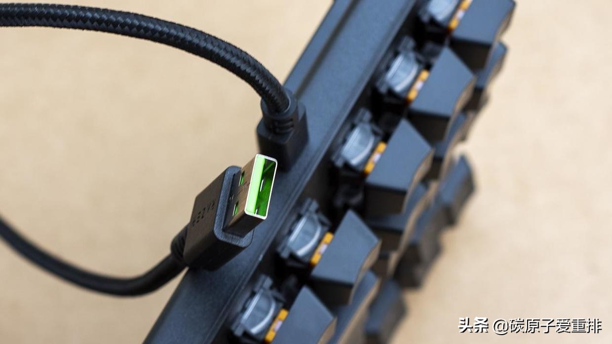 雷蛇黑寡妇蜘蛛标准版机械键盘,雷蛇黑寡妇蜘蛛键盘测评