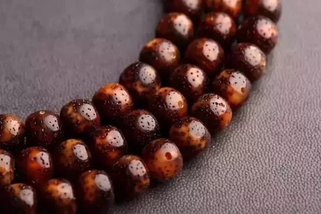 星月奶油黄是怎么回事,星月有包浆后盘玩时是什么感觉