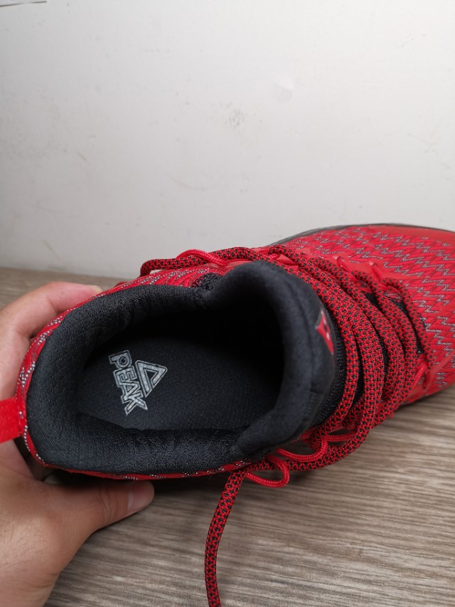 一分钱一分货，便宜也掩盖不了缺陷。匹克闪电路威战靴实战评测。