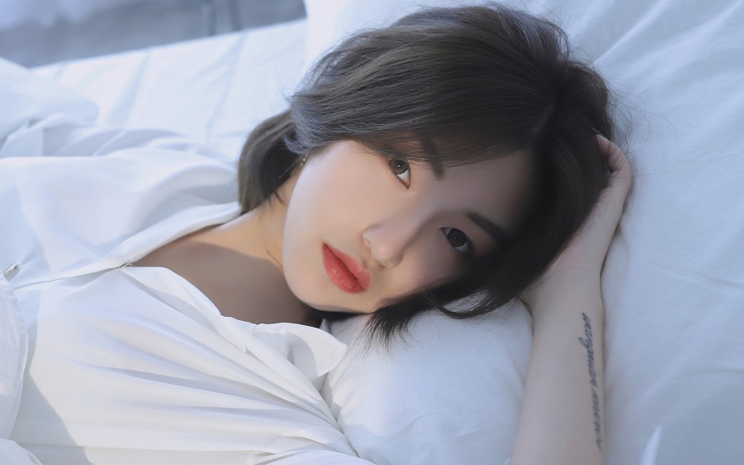 女人爱你有多深接吻的三种反应,女生爱你有哪些反应