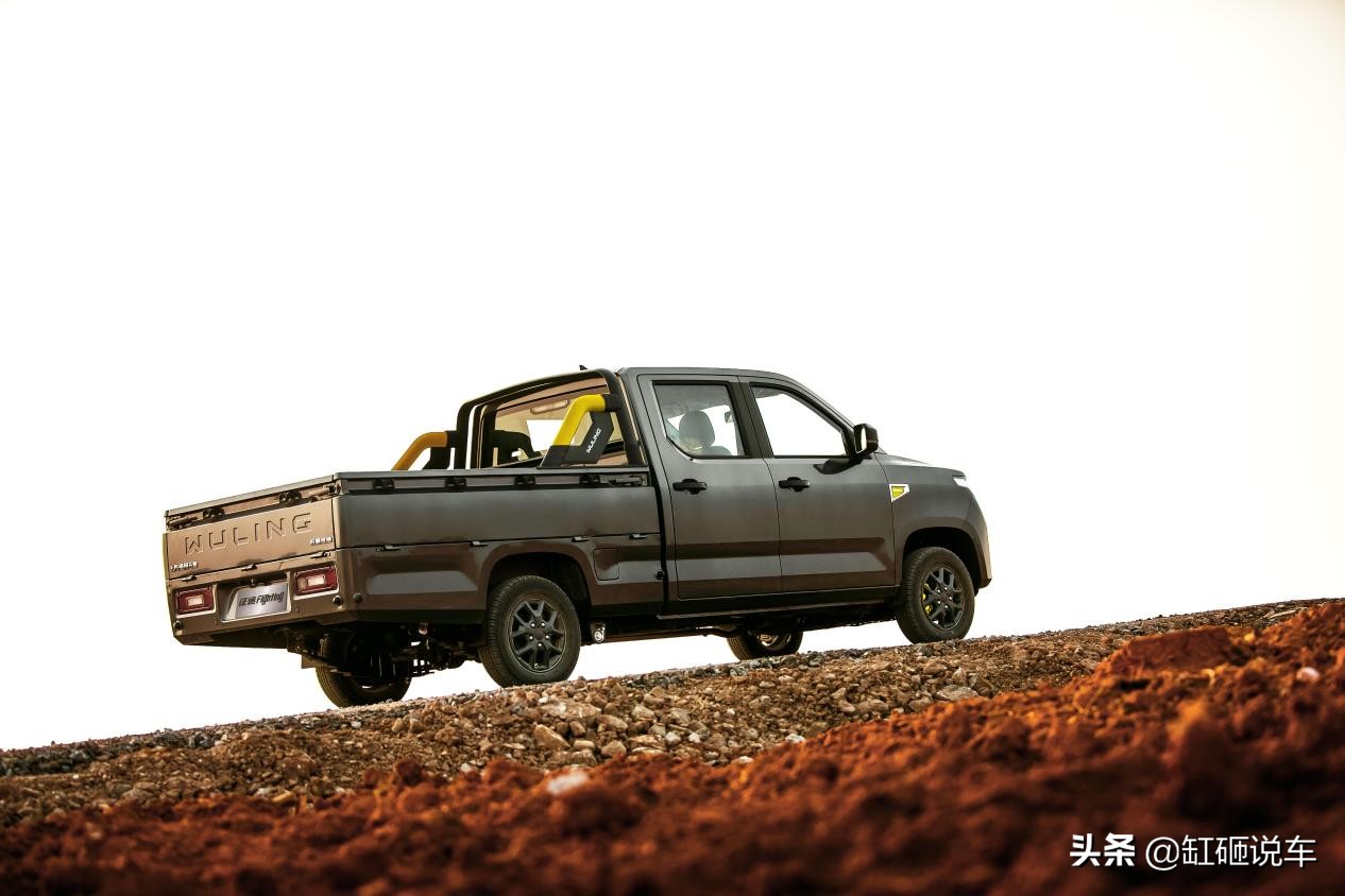未满月就卖10000多台，“人民的皮卡”*途征**，到底凭啥走红？