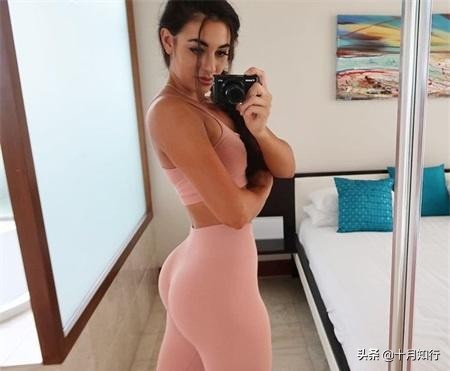 让你的臀部小翘的运动法,不用蹲的练臀的动作