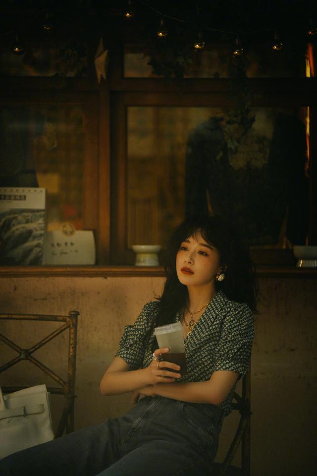 阚清子各种穿搭风格,阚清子穿搭青春气十足