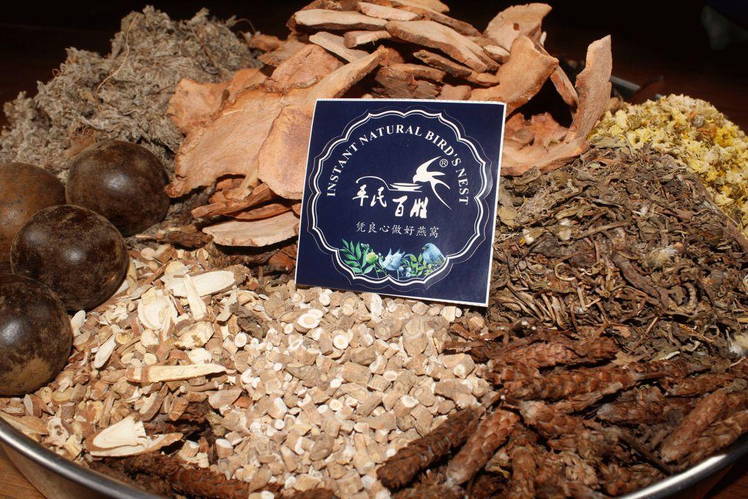 龟界百事通做的龟苓膏，煲前还要先玩火