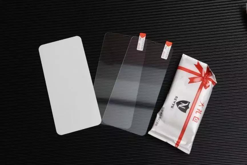 苹果手机透光率最好的钢化膜评测,iphone钢化膜到底哪种膜最好