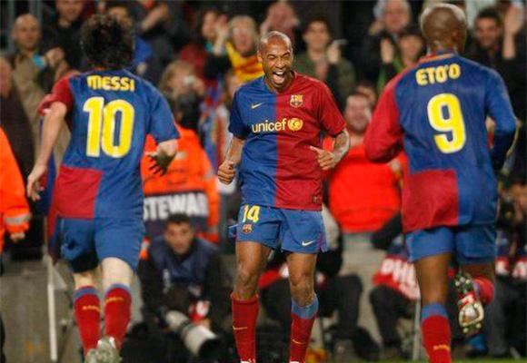 一个功臣,一个核心!流水的“瓜帅”铁打的巴萨,埃托奥何必较真