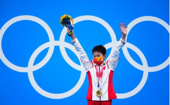 全红婵赛后躲角落偷偷抹泪,全红婵退场