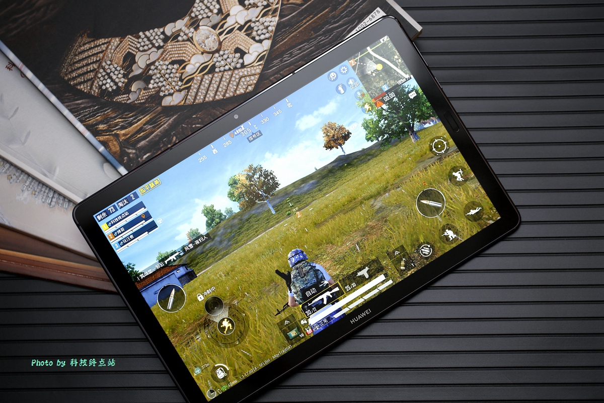 吃鸡看视频还是大屏爽，2K屏+麒麟980华为平板M6首测
