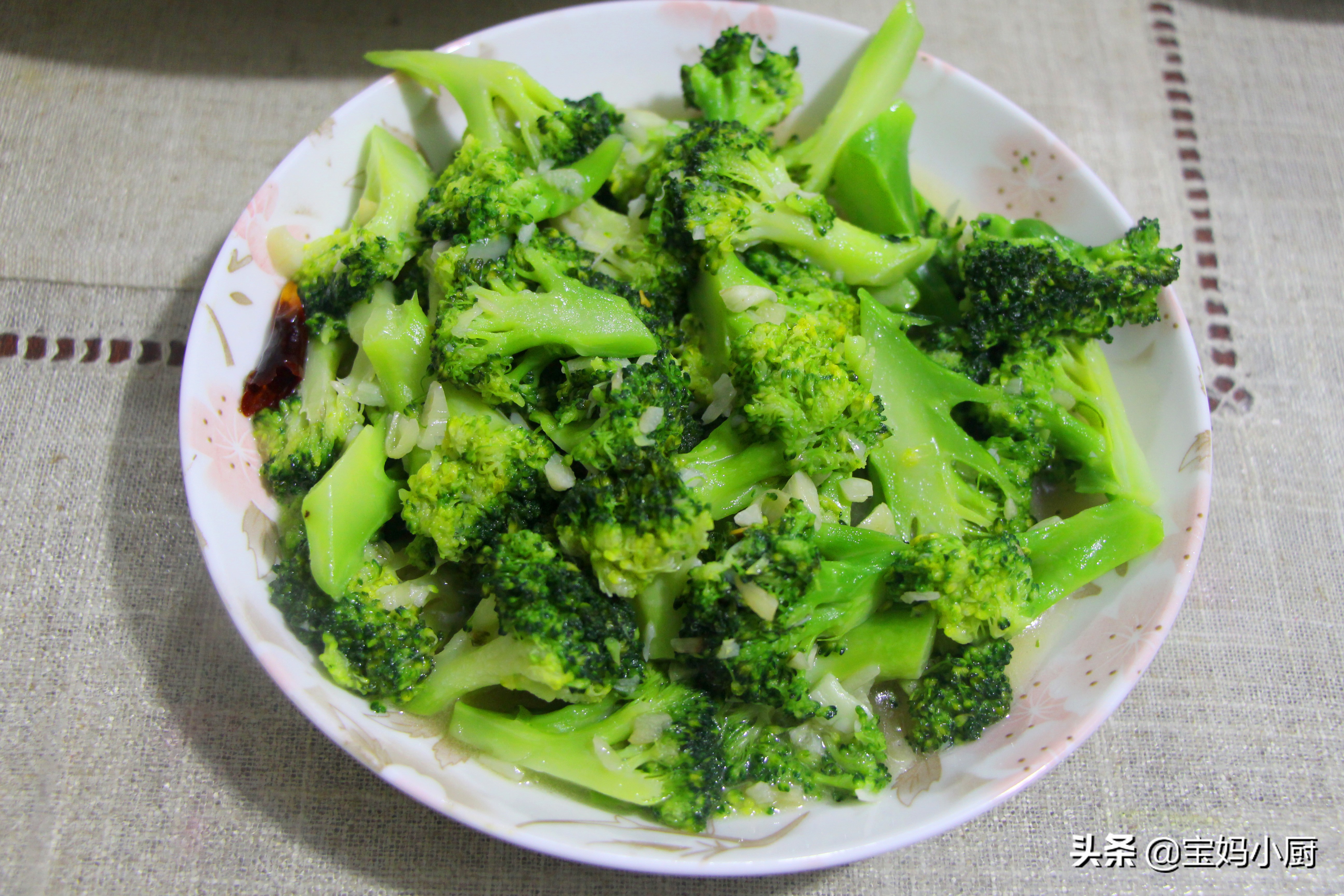 晒我家晚餐,6道菜一上桌,有鸭有鱼营养多,超实惠,全家吃美了