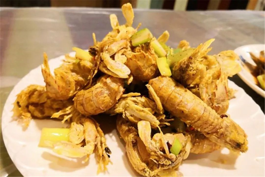 吃完整条恩施街，发现住在青山的才是人生赢家