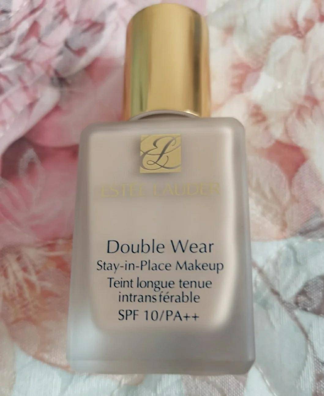 雅诗兰黛粉底液怎么选色不会暗沉,大牌雅诗兰黛粉底液