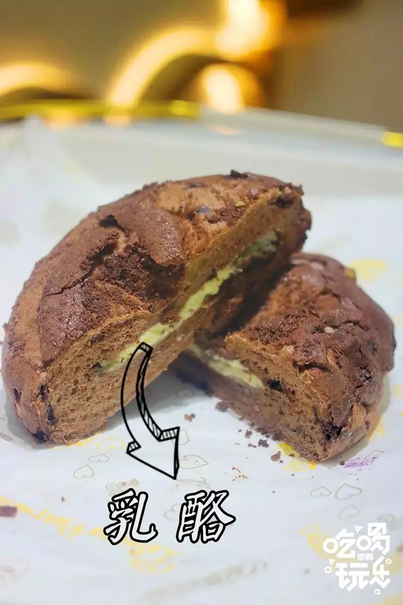 台湾第三代冷萃奶茶“麦地初茶”终于来邯郸了,时髦Girl人手一杯