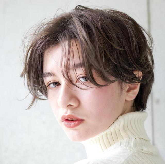 中分短发碎盖,中分碎短发怎么扎