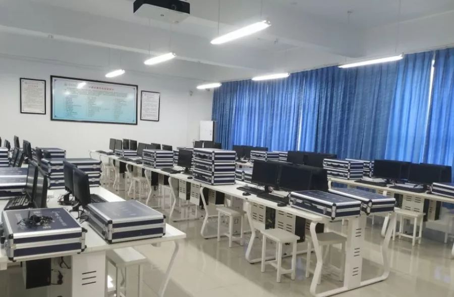 院系风采|你想了解的-信息工程学院，都在这儿