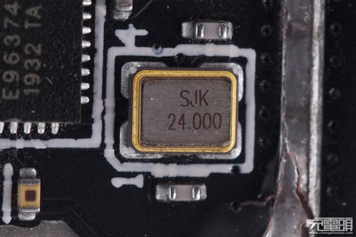 小米升降式无线充和80w无线充对比,小米20瓦无线充拆解