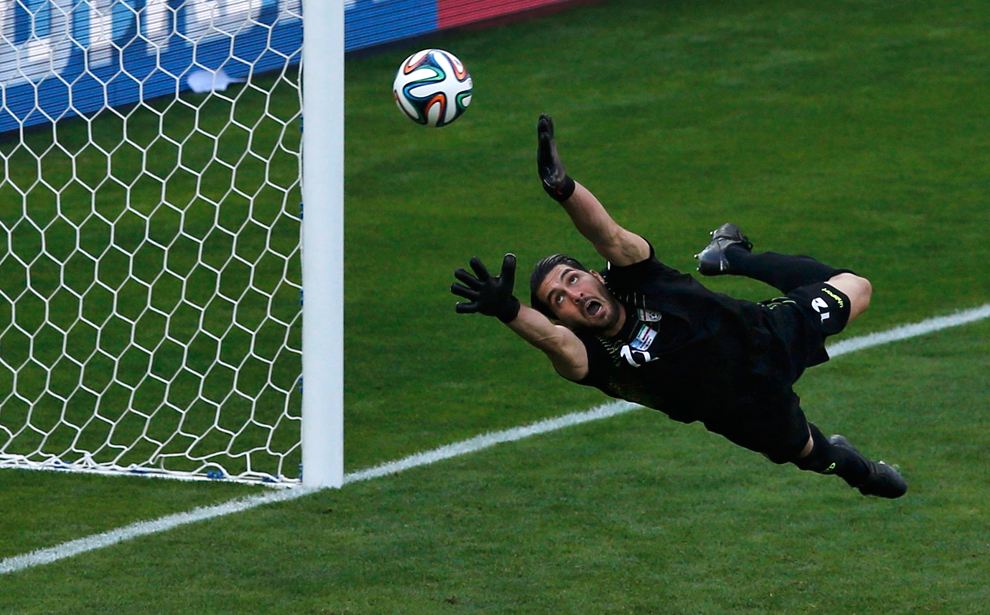 足球你最喜欢哪个中锋,如果你是球员进球怎么庆祝