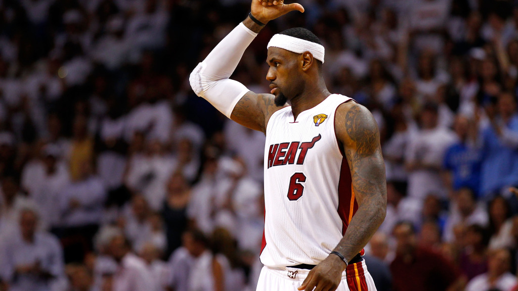 各球队退役球衣名单,谁的球衣被三个球队退役