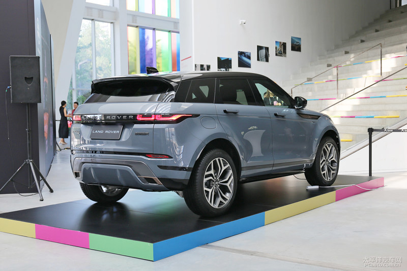 全新揽胜极光越野表现,全新一代路虎揽胜极光车评