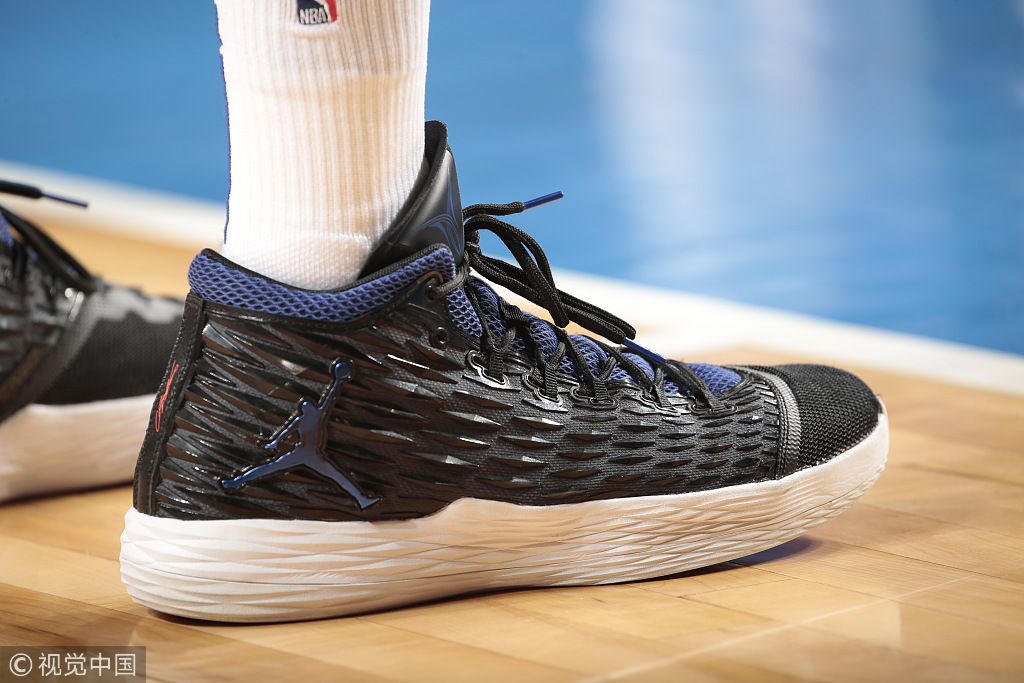 NBA今日球鞋精选：上脚两双联名款！火箭赢了，“鞋王”嗨了