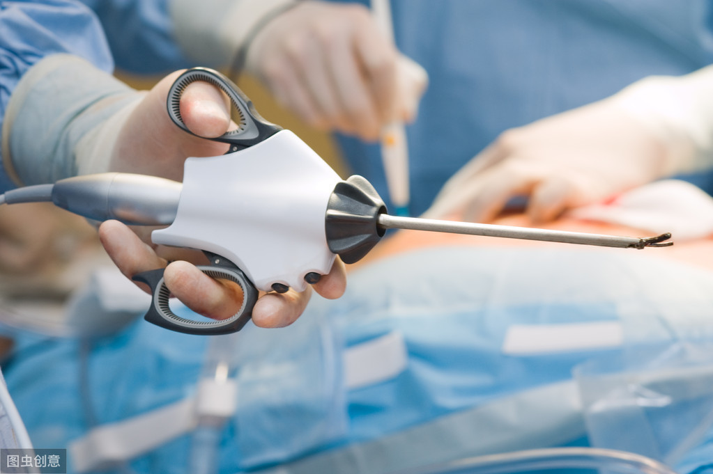 手臂肘关节疼最快的自愈方法,网球肘手腕疼自我锻炼恢复方法