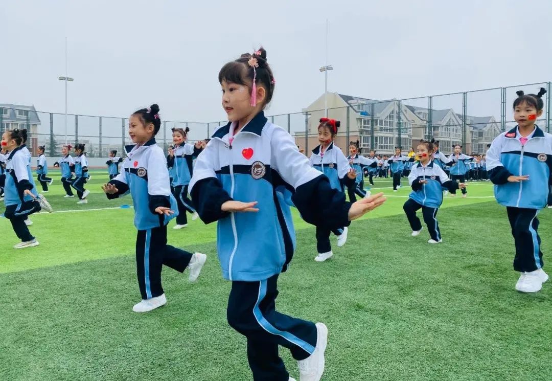 建*党**百年喜迎国庆——西安经开第二小学队列队形广播*比操**赛