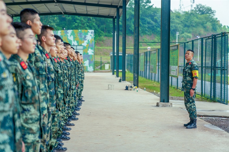 新兵训练开训,开训第一天训练视频