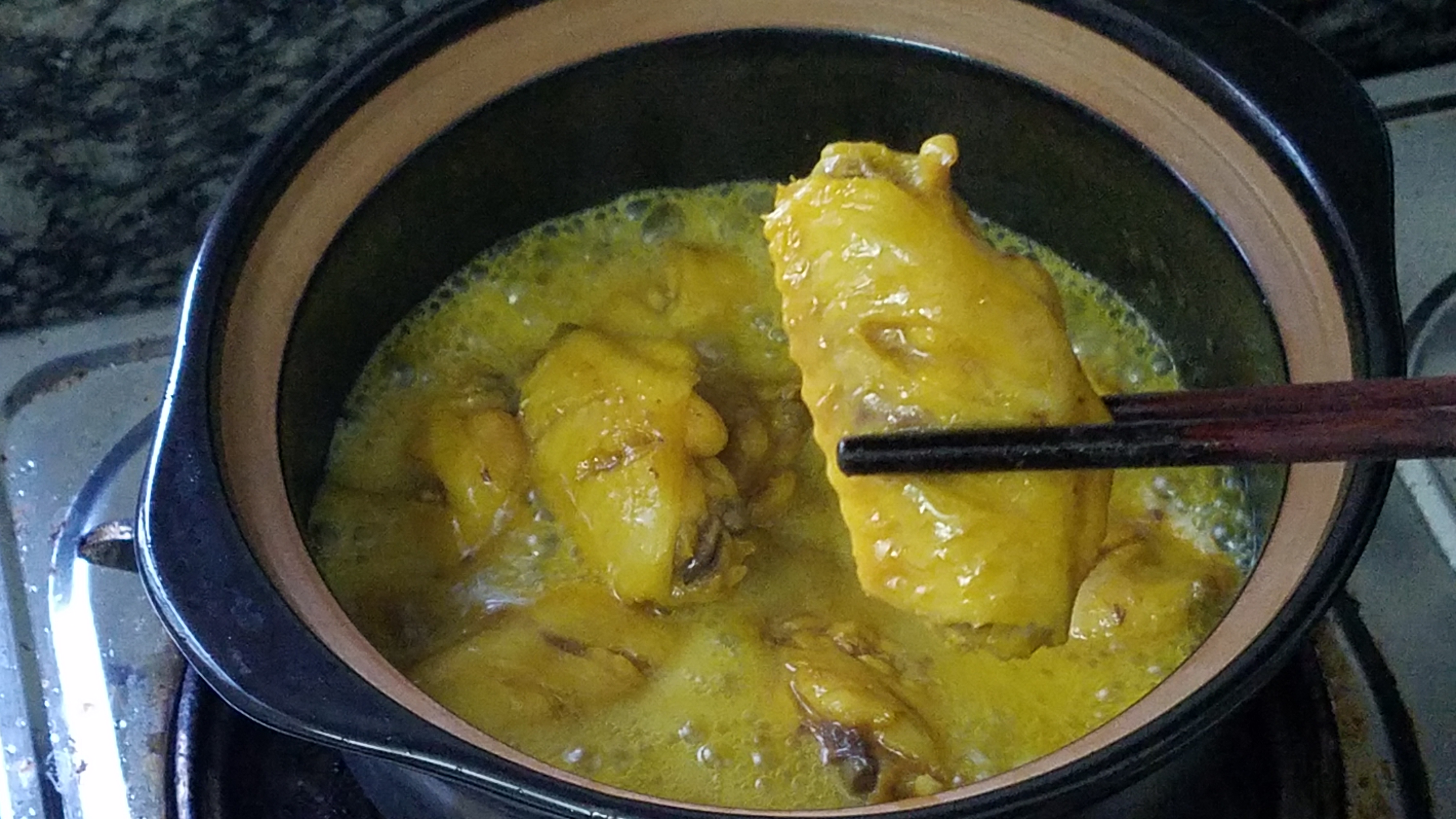 自己做的盐焗鸡翅怎么做好吃,做好的盐焗鸡翅怎么炒好吃