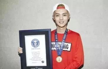 从Bigbang谈起|追星少女：有的爱像大雨磅礴，依然相信彩虹