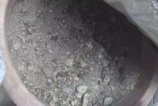 如何检测盆土酸碱性,检测花盆土壤干湿度的方法