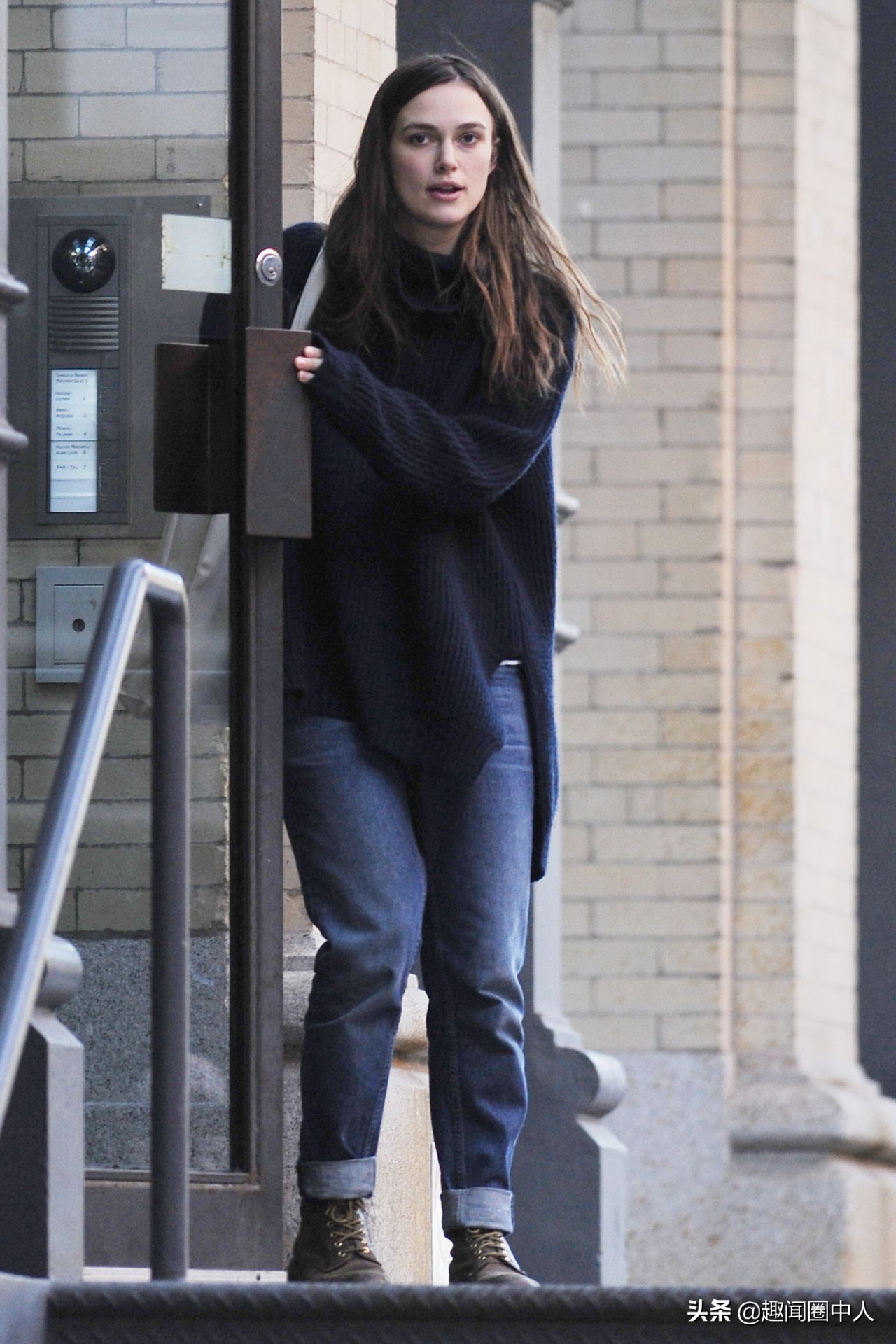 鑻变鸡鐜懓姘旇川,鑻变鸡鐜懓绌挎惌