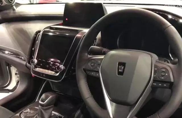 十五代丰田皇冠新车价格,全新十五代丰田皇冠价格