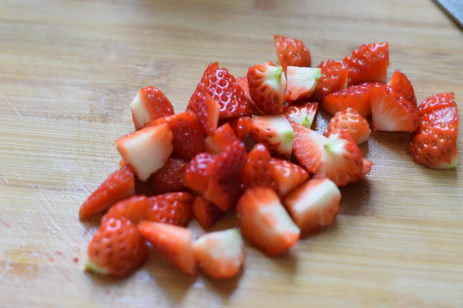 草莓酱怎么熬制保存久,草莓酱怎么熬制储存时间长