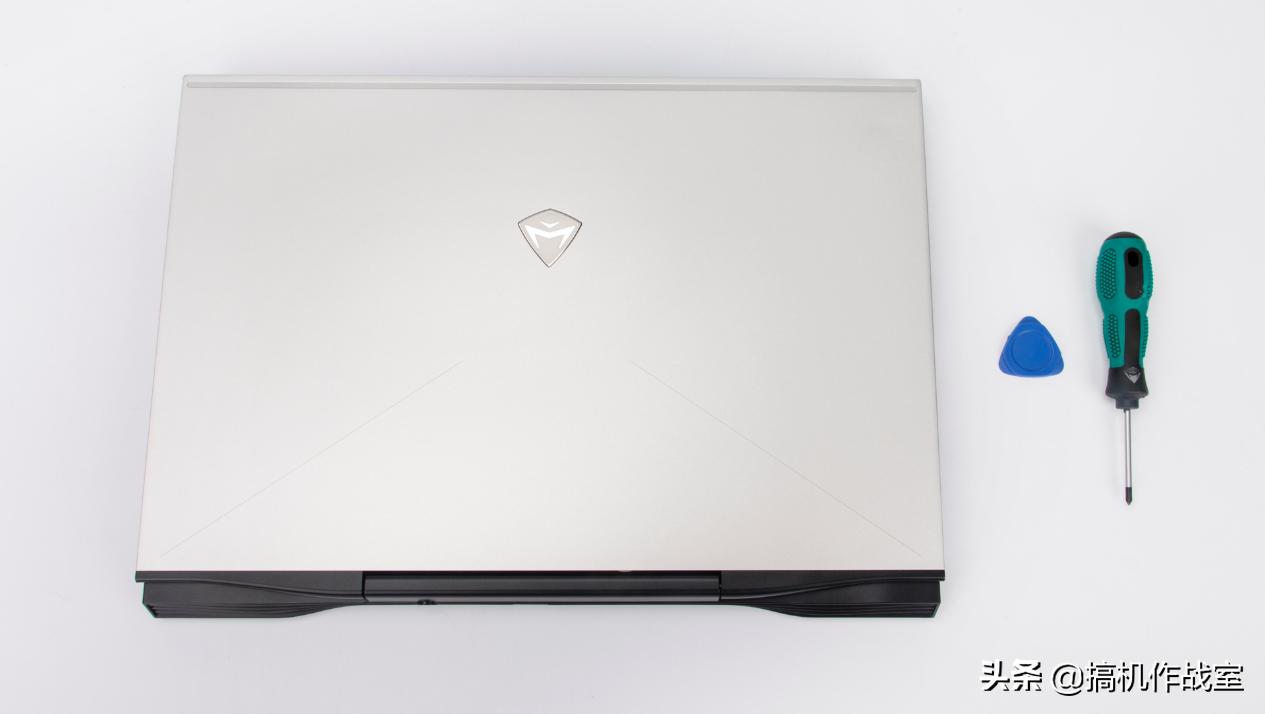 机械师f117-v如何加装硬盘,机械师f117-x笔记本新手教程