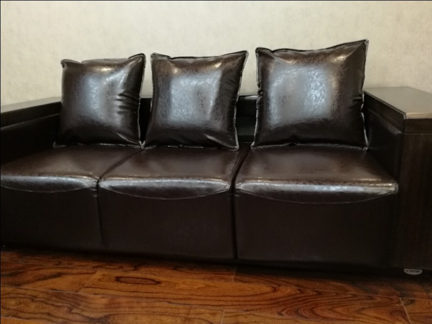 牛皮沙发掉皮怎么处理,沙发掉皮怎么办妙招