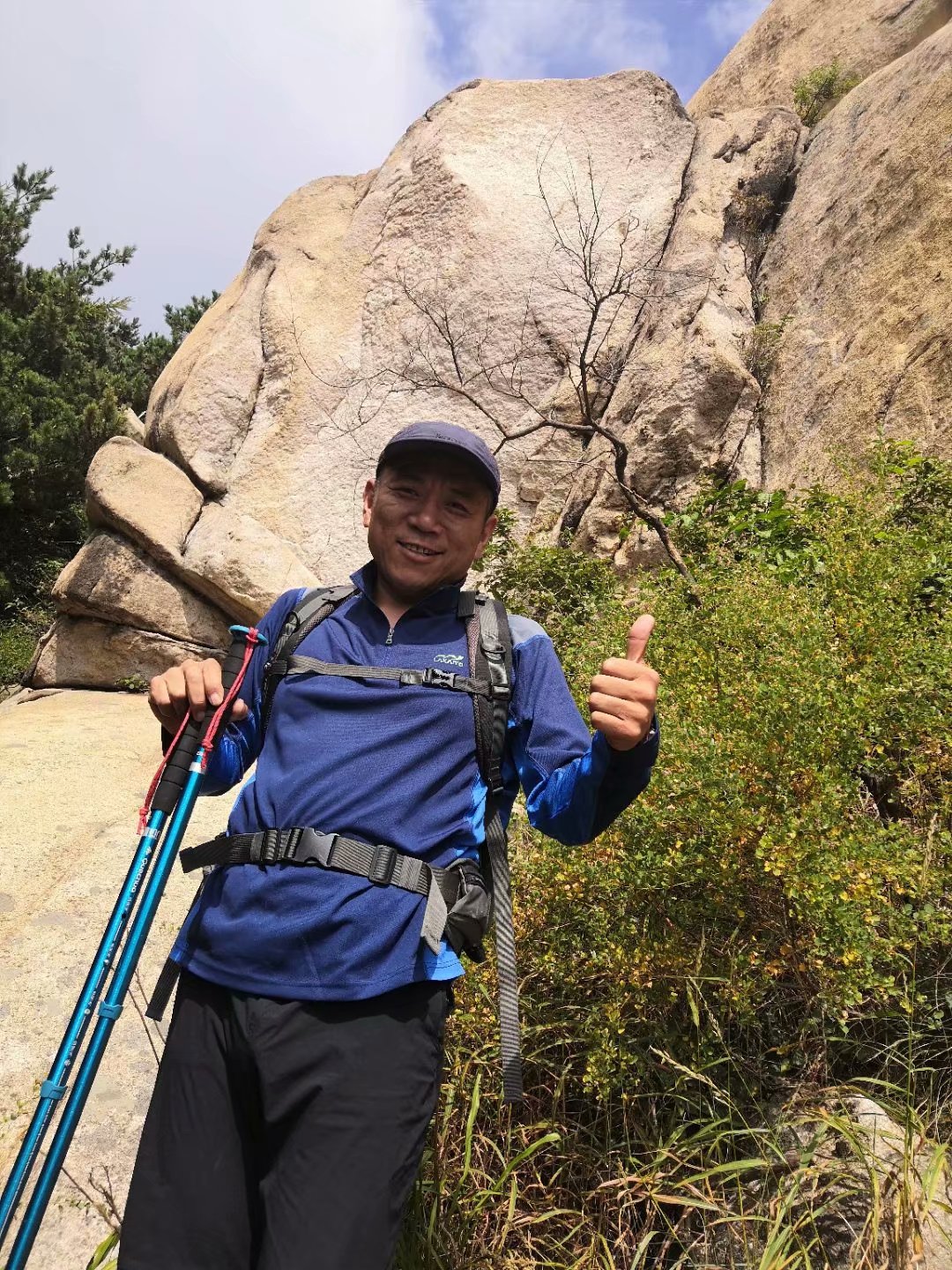 远征三晋凯旋还，飓风众人把酒欢