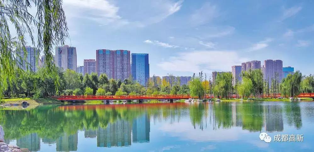 太美！空中连廊、街角绿地……成都高新串起269公里风景线
